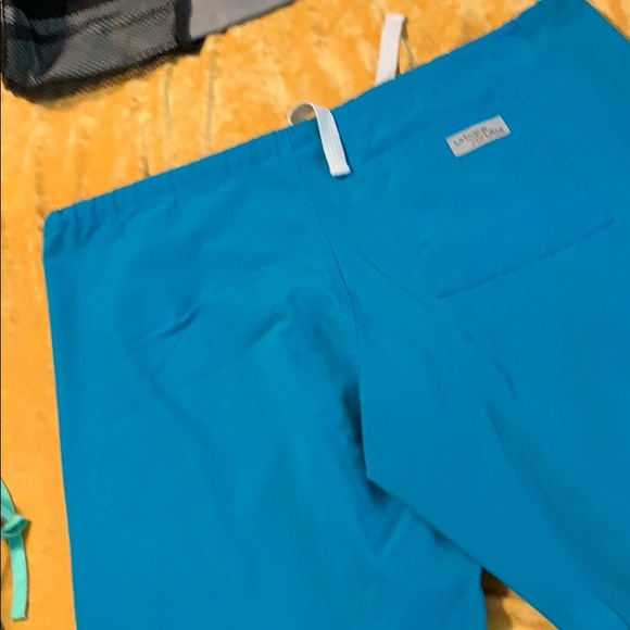 Urbane blue scrub set - Picture 4 of 8